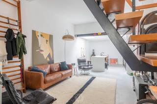 Op een topligging in Sint-Niklaas, op wandelafstand van het station, vinden we deze charmante stadswoning met een uitgesproken...