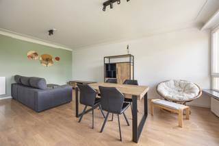 <p><span></span></p><p><span></span></p><p><span><span>✨</span></span><span> Lichtrijke leefruimte met open keuken en kookeiland</span></p><p><span><span>🌿</span></span><span> Balkon van ca. 5 m²</span></p><p><span><span>🛏️</span></span><span> Ruime slaapkamer met prachtig zicht op het park</span></p><p><span><span>🚪</span></span><span> Gepantserde inkomdeur + apart gastentoilet</span></p><p><span></span></p><p><span></span></p><p><span></span></p><p><span><strong>Troeven:</strong></span></p><p><span></span></p><p><span>● Volledig gerenoveerd en instap klaar</span></p><p><span>● Lichtrijke leefruimte</span></p><p><span>● Moderne open keuken met kookeiland</span></p><p><span>● Balkon van ca. 5 m²</span></p><p><span>● Ruime slaapkamer met<strong> </strong></span><span><span><strong>prachtig uitzicht op het Mastvestpark</strong></span></span><span></span></p><p><span>● Apart gastentoilet</span></p><p><span>● Gepantserde inkomdeur</span></p><p><span>● Interessante investering met verhuurpotentieel</span></p><p><span>● Ideaal starter appartement</span></p><p><span></span></p><p><span>Een ideale opportuniteit voor wie op zoek is naar comfortabel en zorgeloos wonen of een interessante vastgoedinvestering.</span></p><p><span>Volledig gerenoveerd, direct instapklaar. Interesse? Contacteer ons voor een bezoek! </span><span><span>📩</span></span></p><p><span><span>Dimitri Thiers</span></span></p><p><span><span><u>Dimitri@home4you.be</u></span></span></p><p><span><span>+32 479 87 63 79</span></span></p><p><span><span>7/7 bereikbaar</span></span></p><p><span><span>BIV 510 880</span></span><span></span></p><p><span></span></p><p><span>#TeKoop #Appartement #Instapklaar #Vastgoed #Investering</span></p><p><span></span></p><p><span></span></p>