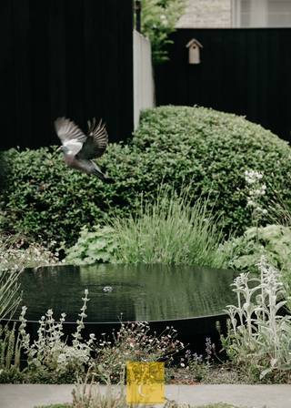In het historische centrum van Brugge, met de Stadsschouwburg als overbuur, bevindt zich dit uitzonderlijke appartement van ca220 m²...