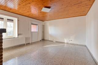 Deze te renoveren rijwoning, gelegen in Genk, biedt een uitstekende basis voor wie op zoek is naar een woning die volledig naar eigen smaak kan...