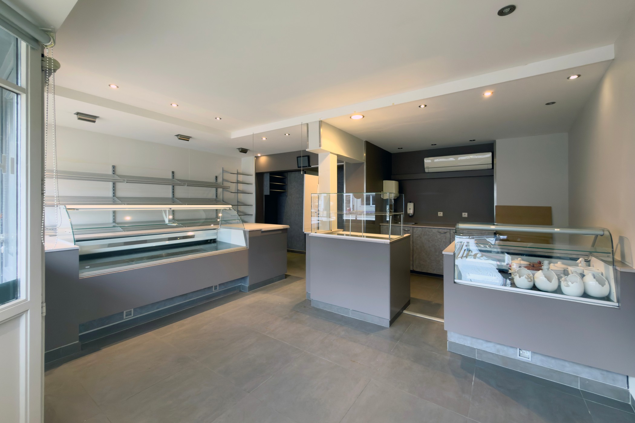 Handelspand met modern gerenoveerd duplex appartement in Deinze - foto 3