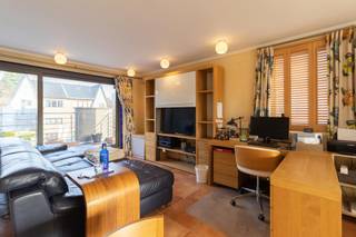 In een recent en verzorgd gebouw met lift, op wandelafstand van het centrum van Sterrebeek, bevindt zich dit prachtig en hedendaags duplex...