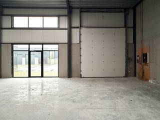 In Moen bieden wij dit nieuwbouwmagazijn aan met een totale oppervlakte van 197 m². Het magazijn heeft een breedte van 18 meter en een diepte van...