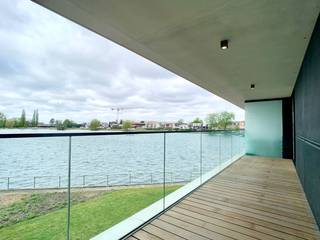 Omgeven in het GROEN en met een UNIEK UITZICHT op het FENOMENAAL DONKMEER in Berlare, vinden we dit LUXUEUS en ENERGIEZUINIG APPARTEMENT...