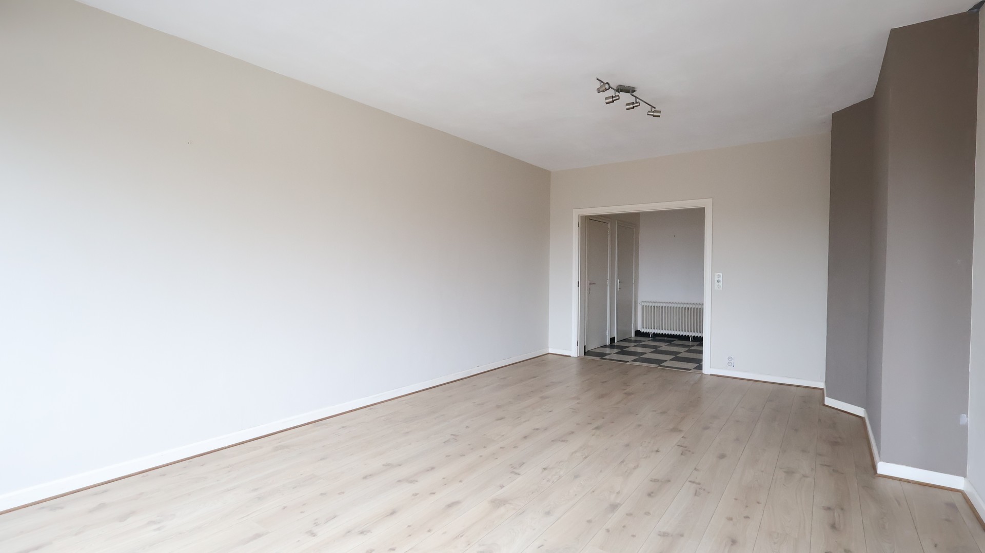 Gezellig appartement met twee slaapkamers en garage in centrum Roeselare - foto 4