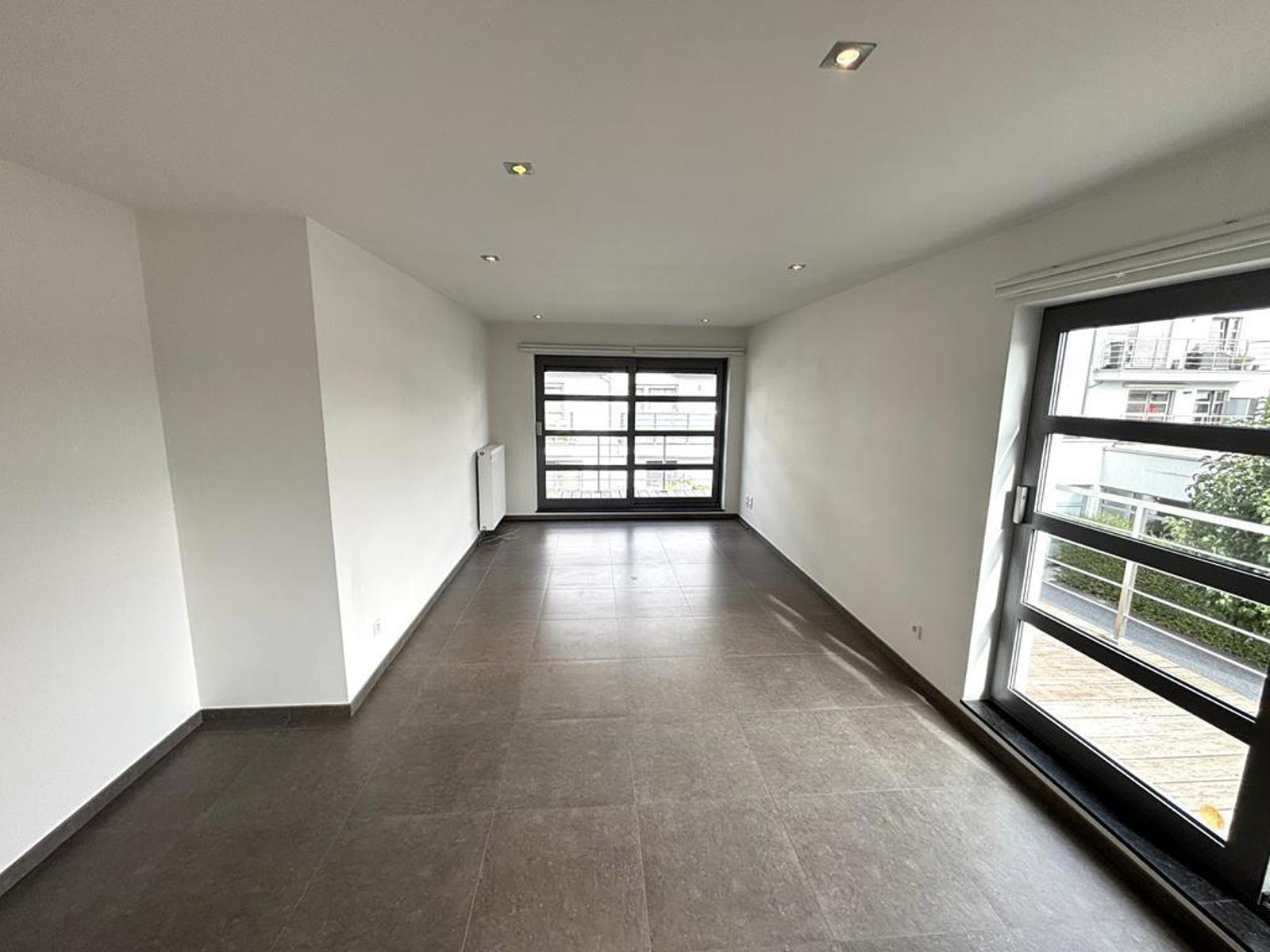 Modern tweeslaapkamerappartement met dubbel terras - foto 4
