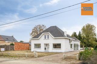 For sale in Ramsel: spacious and versatile house with lots of potential. This detached house is situated on a generous plot of approximately 2,385...