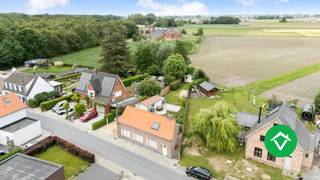 Ontdek deze charmante woning gelegen in de idyllische Veldstraat, Koekelare, waar de natuur jouw nieuwe buurman is. Met het bos op slechts...