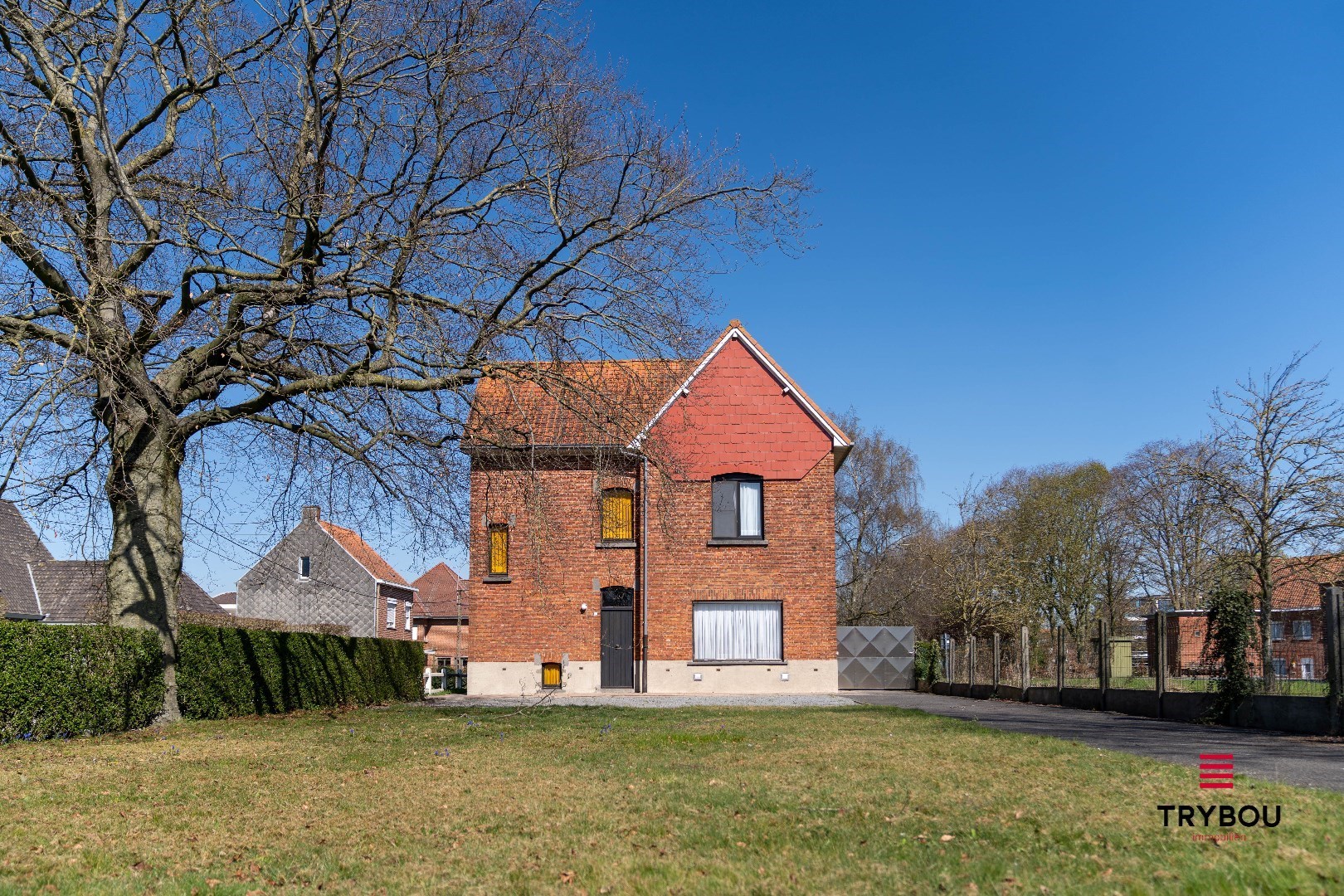 🏡 Ruime woning met potentieel op groot perceel in het centrum van Langemark - foto 1