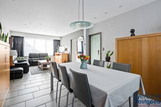 Ruime, lichtrijke woning met tuin, garage en gunstige energieprestatie (EPC-label B)In de recent heraangelegde Akkerbouwstraat 99 te Merksem bevindt...