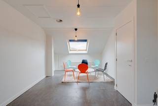 Huurprijs: 450 EUR per maandHuurwaarborg = 3 maanden huurBeschikbaar: onmiddellijkBEZOEK AANVRAGEN EN KANDIDAAT STELLEN: Kan enkel via het...