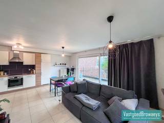 Dit energiezuinig appartement bevindt zich op het eerste verdiep van een goed onderhouden kleinschalig meergezinscomplex. Het appartement is als...