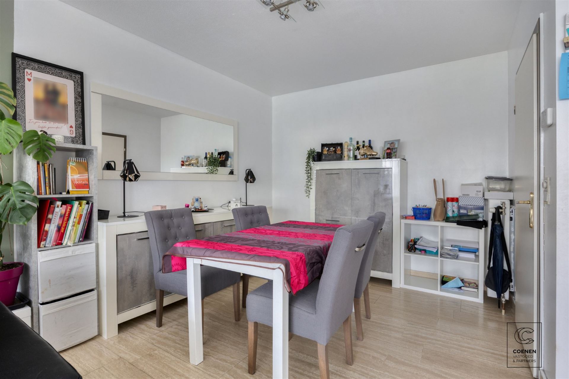 Ruim app met 3 slpk, staanplaats en schitterende tuin te Merksem! - foto 4