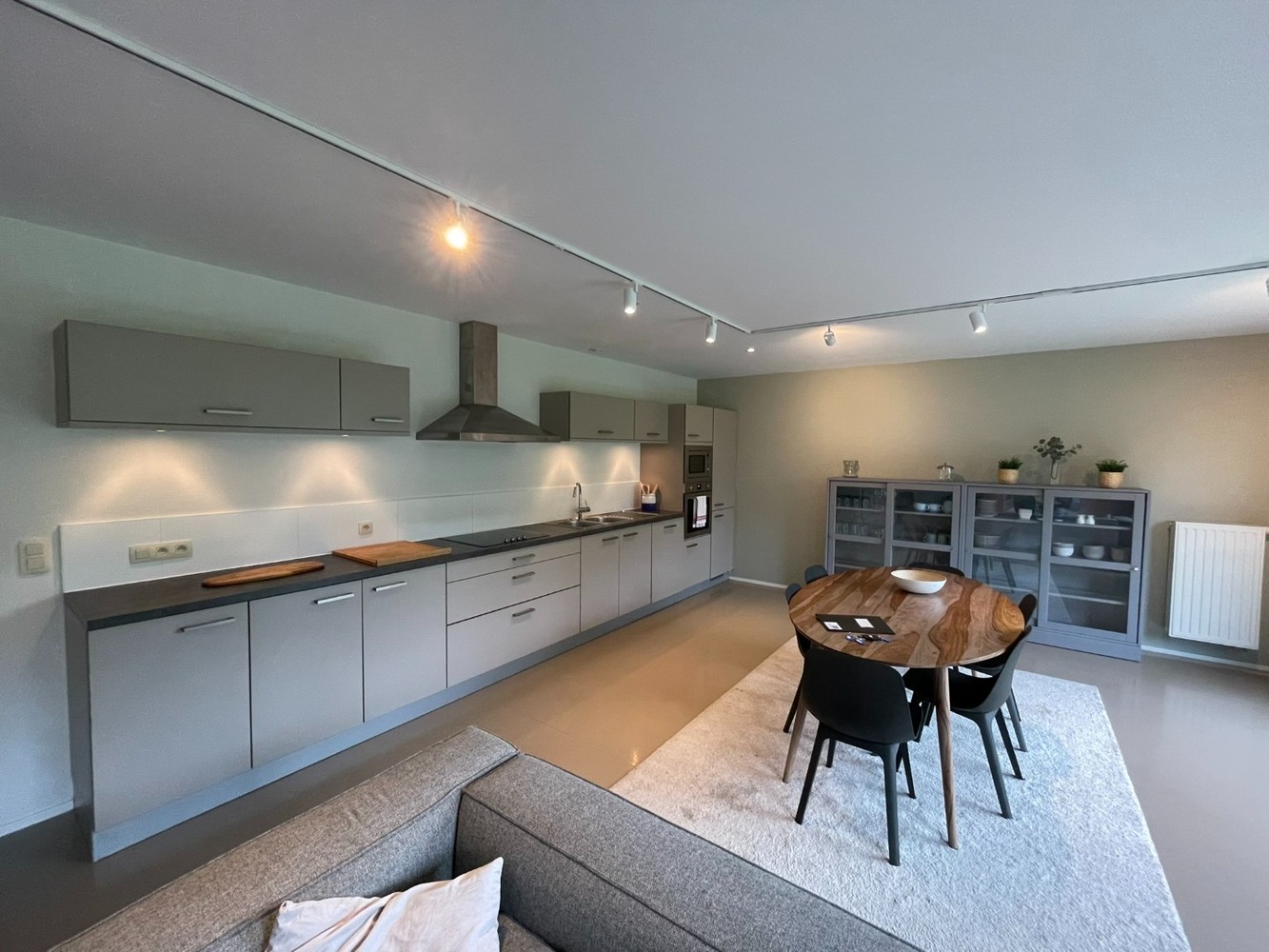 Instapklaar gelijkvloers appartement met tuin, garagebox en staanplaats nabij Groot Begijnhof - foto 4