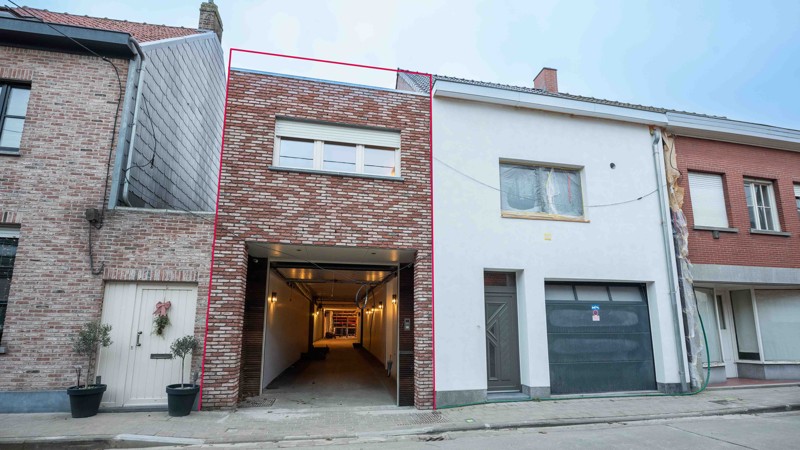 Atelier met gerenoveerd appartement - photo 2