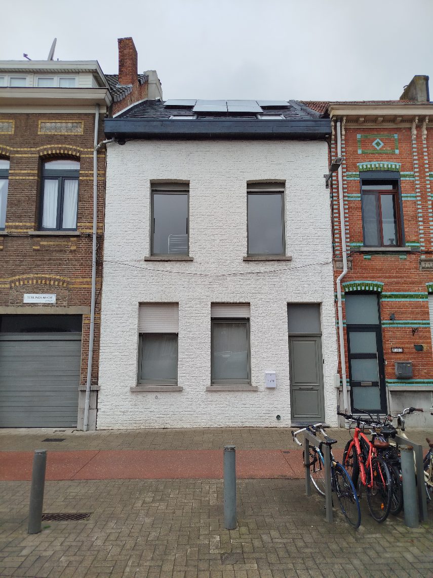 Huis te koop in Merksem met 6 slaapkamers - foto 1