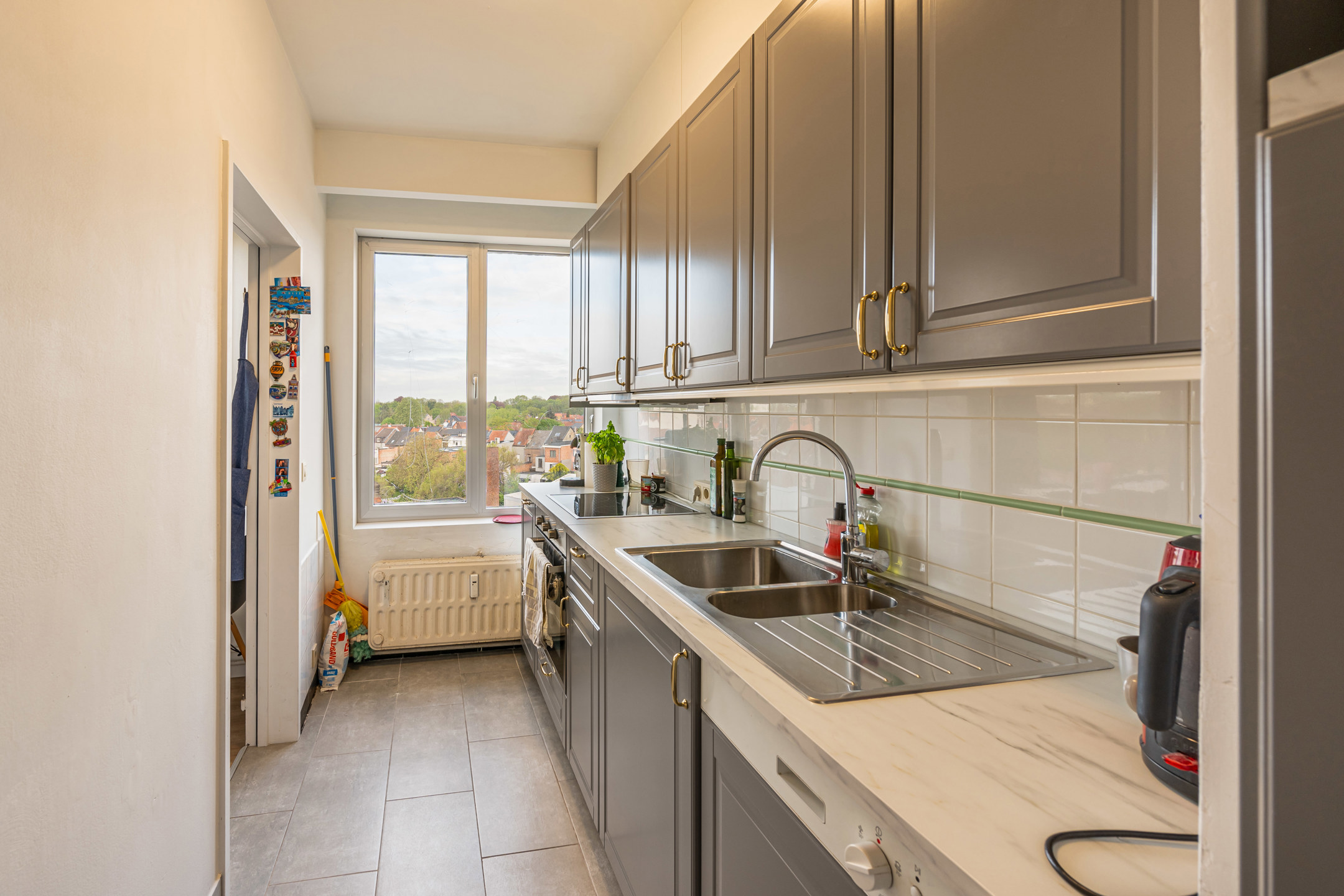 Instapklaar appartement met 2 slaapkamers op toplocatie!  - foto 4