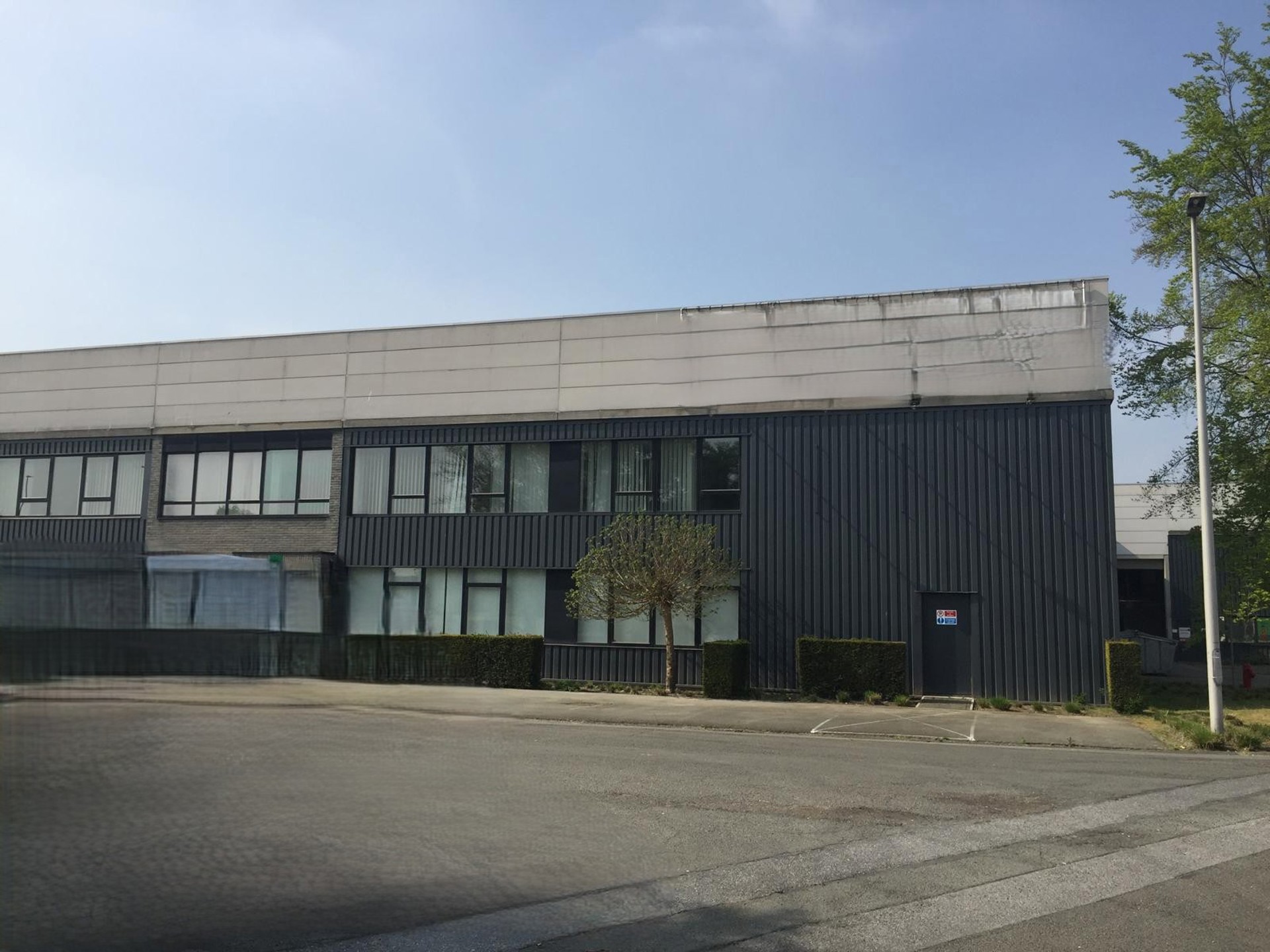 Kantoor te huur 297m² - foto 1