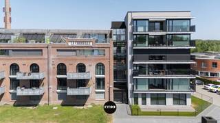 Industriële loft in voormalige fabrieksite!Troeven- Twee autostaanplaatsen en kelder- Ruimte en modern wooncomfort- Vloerverwarming over ganse loft-...