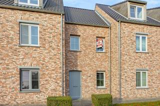 Palton troeven- Moderne tussenwoning- Uitstekende EPC-score A- Centraal gelegen nabij Nederlandse grens- 3 slaapkamers- Ondergrondse autostaanplaats-...