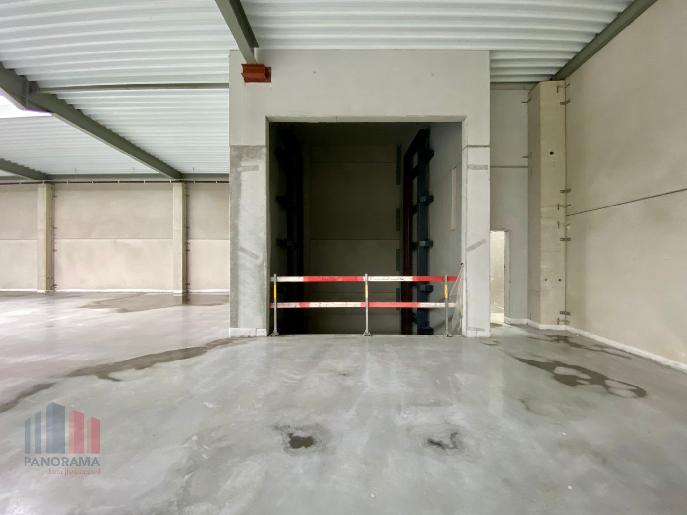 2.069 m² magazijn met kantoor langs bedrijvige Beernemsteenweg - foto 4