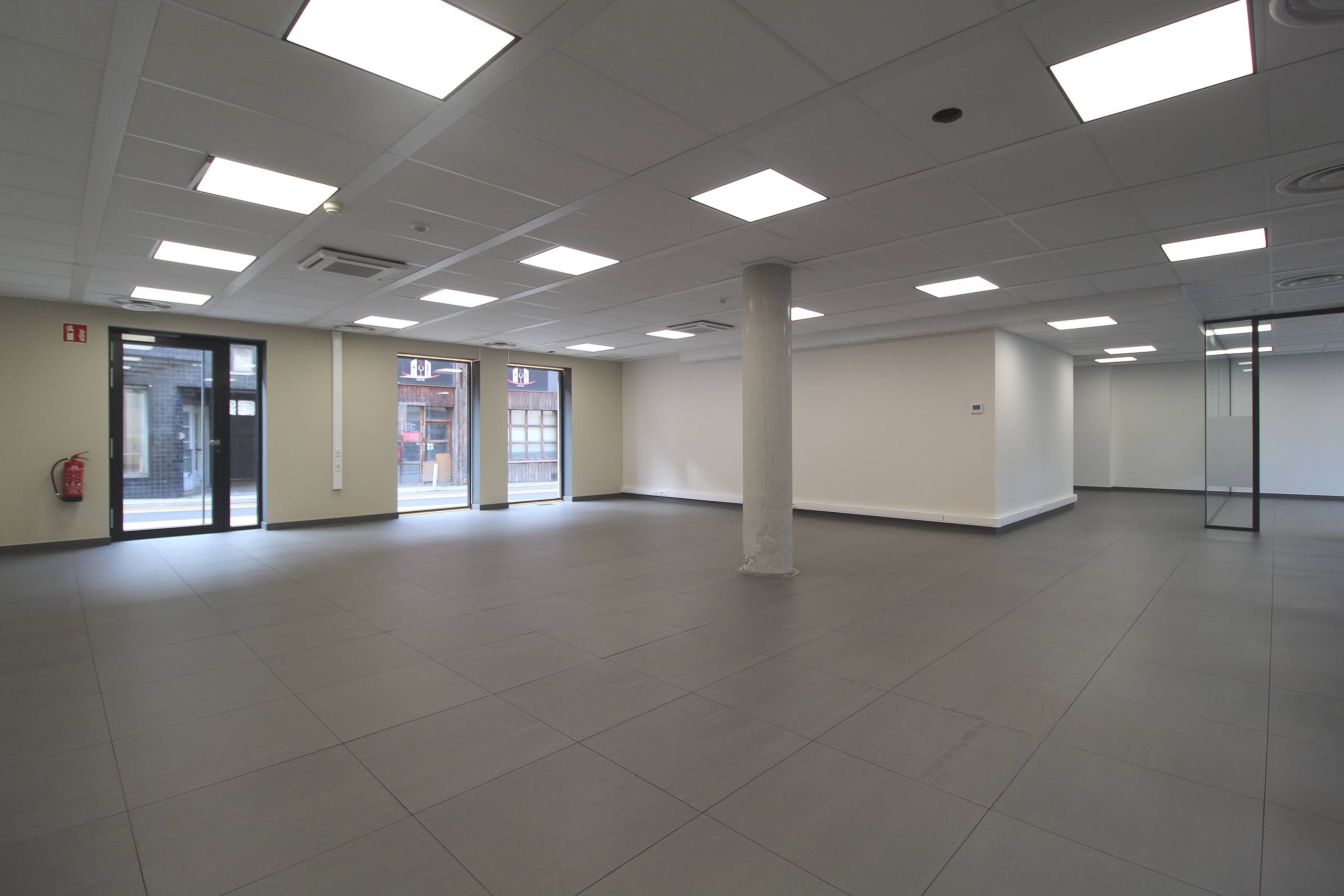 Commercial for rent in Wetteren - photo 4