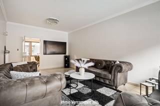 Instapklare en energiezuinige woning gelegen op een gunstige locatie in Mechelen.Op het gelijkvloers bevindt zich een inkomhal met gastentoilet, een...