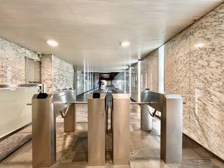 Verzorgde instapklare kantoren (van 19 to 450 m²) voorzien van alle hedendaags comfort.De kantoren zijn gelegen in het Diamond Center gebouw, gelegen...