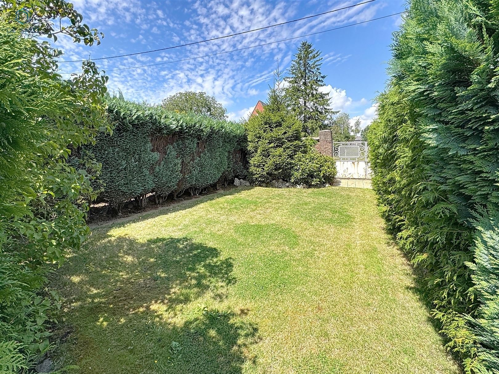 Maison à rénover avec 4 chambres, garage et magnifique jardin juste à côté de la gare de Lierde - photo 3