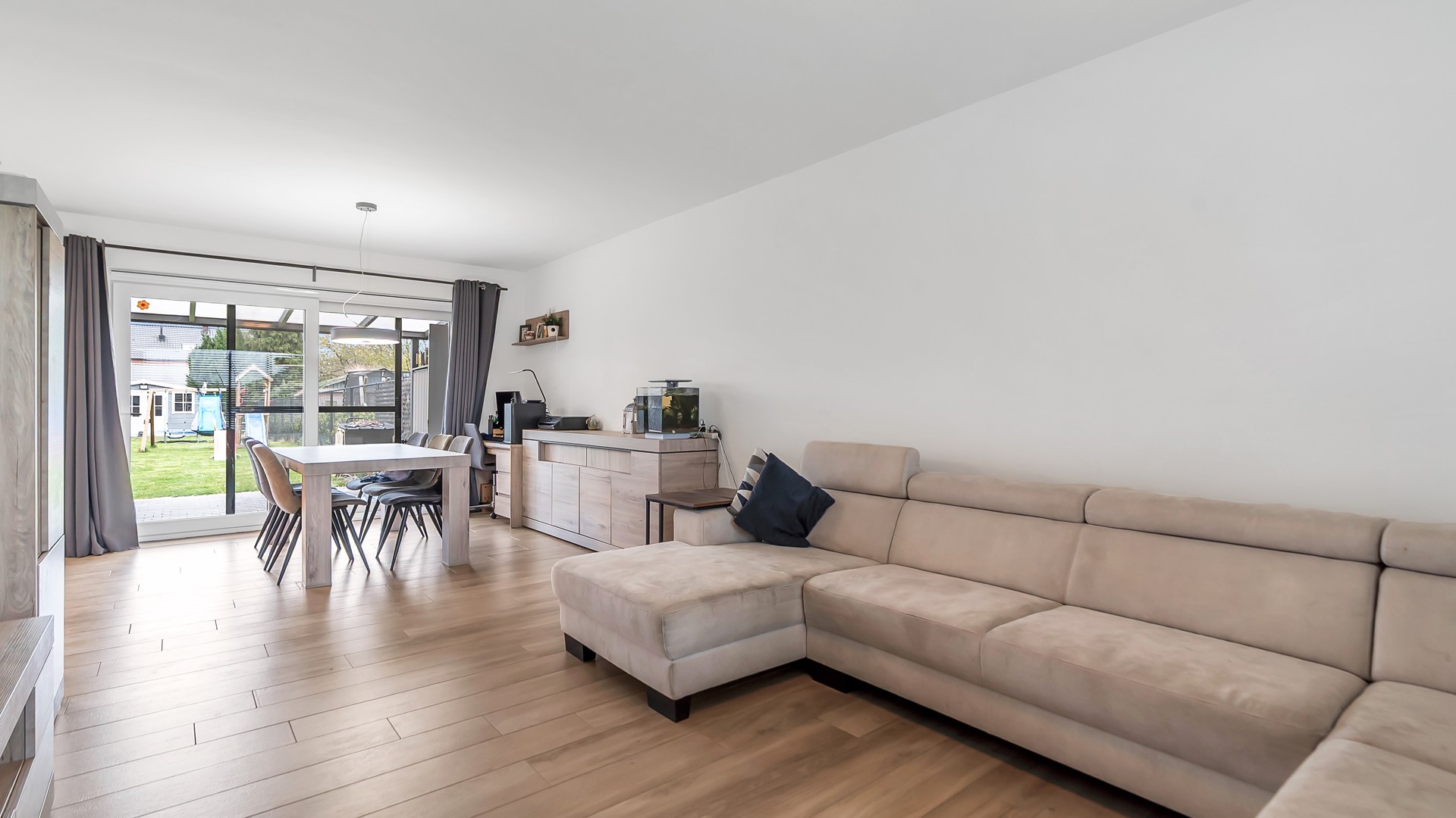 INSTAPKLARE ENERGIEZUINIGE GEZINSWONING MET 3 SLPKS EN ZONNEPANELEN TE KOOP IN MAASMECHELEN - foto 4