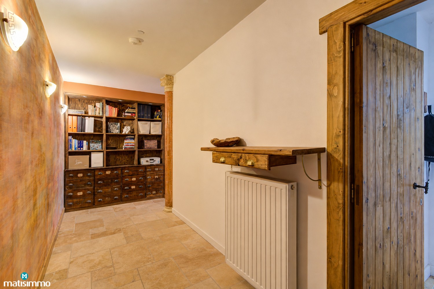 UNIEK 2-SLAAPKAMERAPPARTEMENT MET 2 ENSUITE BADKAMERS, KELDERBERGING EN RUIME BINNENKOER IN DE STADSKERN VAN TONGEREN - foto 4