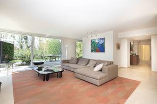 RHODE-SAINT-GENESE, ontdek deze prachtige villa in een rustige en landelijke wijk, aan een charmant straatje. Deze uitzonderlijke woning ligt op...