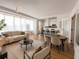 Residentieel gelegen, instapklaar appartement met 2 slaapkamers, terras, kelder en ruime Garage (energielabel B, warmtepomp lucht- lucht, airco, elektriciteit goedgekeurd, lage syndickosten...)<br />De interieurfoto's en foto terras werden virtueel gestyled met behulp van artificiële intelligentie (AI). Deze bewerking dient uitsluitend ter inspiratie en toont hoe de ruimtes neutraal en eigentijds kunnen worden ingericht. De indeling, afmetingen en vaste elementen van de woning zijn ongewijzigd. Bezoek dit appartement en ontdek zelf de ruimte, de lichtinval en mogelijkheden.