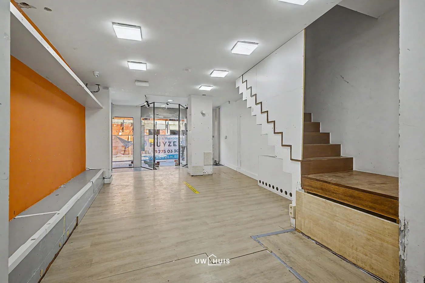 Handelspand met etalage in centrum Beveren – Vrasenestraat - photo 2