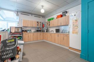 Woning vergund als handelswoning te koop inTremelo!Deze woning vergund als handelsruimte met een totale vloeroppervlakte van 232 m² fungeert...