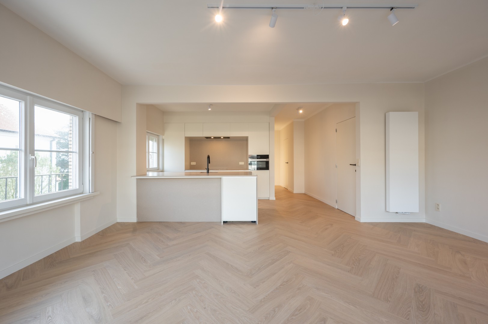Prachtig lichtrijk hoekappartement te koop in de residentie Tarragonna te Duinbergen, vlak aan Park 58. - photo 4