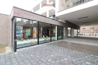Optimaal gelegen handelsruimte (winkel-of kantoorruimte) van maar liefst 219m2 in nieuwe residentie aan de voet van de basiliek van Scherpenheuvel...