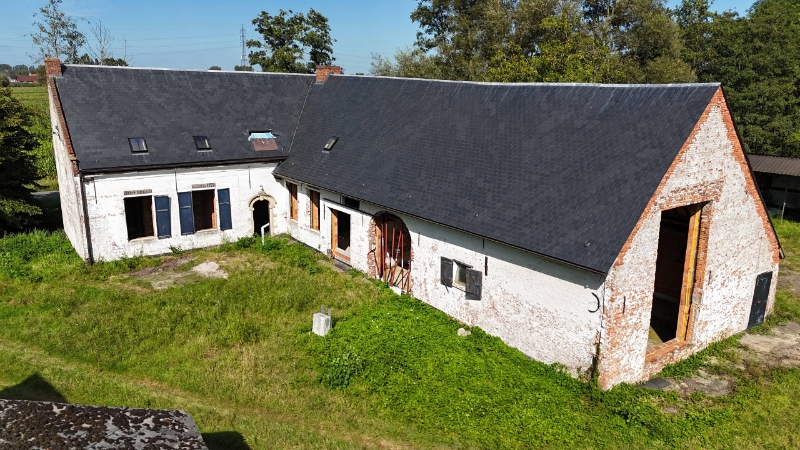 Exclusief 17e eeuws landgoed met bijgebouwen en slotgracht op 1 ha - foto 4