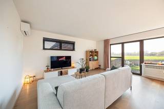 Knap gerenoveerd appartement met prachtig uitzicht! Gelegen in Wilsele op een rustige locatie vinden we dit knap gerenoveerd appartement terug.Het...