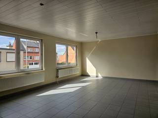 BEZOEK AANVRAGEN ENKEL MOGELIJK VIA VOLGENDE LINK: https://verlinden.mijnhuurprofiel.be/property/3ec4ca85-6e82-4456-bdde-b878c8fc744dDit ruime...