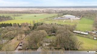 <p><span>Bent u op zoek naar de ideale locatie om uw droomwoning te realiseren? <br />Dan is deze prachtige bouwgrond voor open bebouwing aan de Bredabaan te Gooreind (Wuustwezel) zeker een bezoek waard.</span></p><p><span>Met een oppervlakte van 1.607 m² biedt dit perceel tal van mogelijkheden voor het bouwen van een ruime vrijstaande woning. <br />Dankzij de straatbreedte van ca. 21 meter en een diepte van ongeveer 75 meter geniet u van een uitzonderlijk ruim perceel.</span></p><p><span>Een absolute troef is de zuidoostelijke oriëntatie van de achtertuin, waardoor u optimaal kunt genieten van de ochtend- en middagzon op uw terras en in de tuin.</span></p><p><span>De bouwgrond is gunstig gelegen langs de Bredabaan, met een vlotte bereikbaarheid naar het centrum van Gooreind, winkels, scholen, openbaar vervoer en de belangrijkste invalswegen richting Brasschaat, Antwerpen en Nederland.</span></p><p><span>Troeven:</span></p><ul><li><span>Bouwgrond voor open bebouwing </span></li><li><span>Perceeloppervlakte: 1.607 m² </span></li><li><span>Straatbreedte: ca. 21 meter </span></li><li><span>Perceeldiepte: ca. 75 meter </span></li><li><span>Zuidoostgerichte tuin </span></li><li><span>Goede bereikbaarheid en centrale ligging <br /><br /></span></li></ul><p><span>Een unieke opportuniteit voor wie op zoek is naar een ruime bouwgrond op een aantrekkelijke locatie. <br />Neem vandaag nog contact met ons op voor meer informatie of de geldende bouwvoorschriften.</span></p>