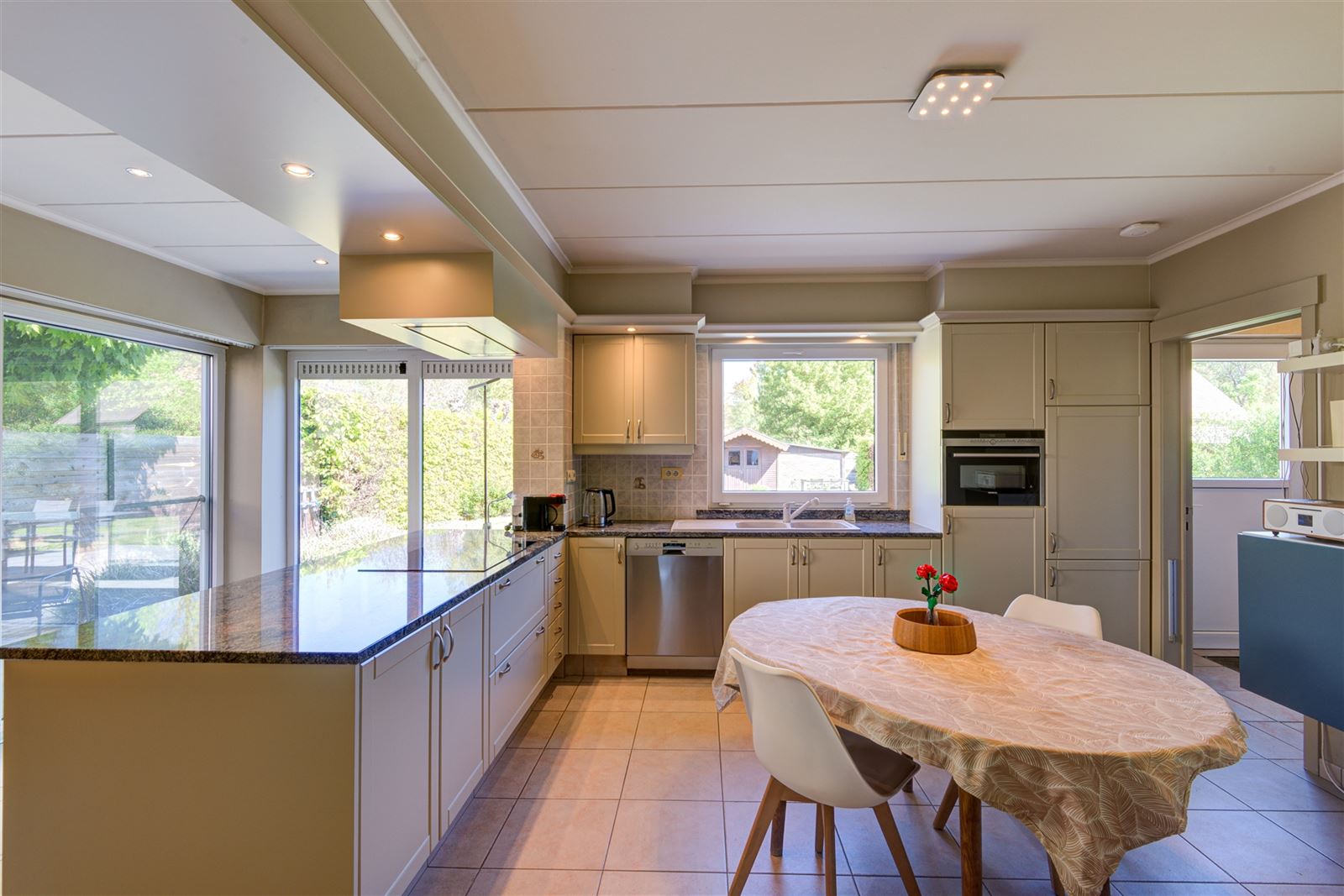 Open bebouwing met 3 (mogelijk 6) slaapkamers - foto 5