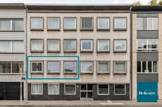 Dit lichtrijke appartement bevindt zich in het rustige Schoten, dichtbij het centrum.Bij het binnenkomen komt u in de inkomhal met vestiaire en een...