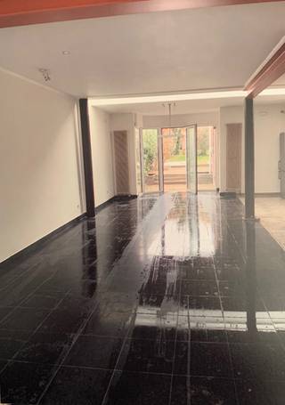 Deze gerenoveerde woning biedt een ideale combinatie van comfort, ruimte en een toplocatie nabij het centrum van Asse, het Laarbeekbos, UZ Brussel...