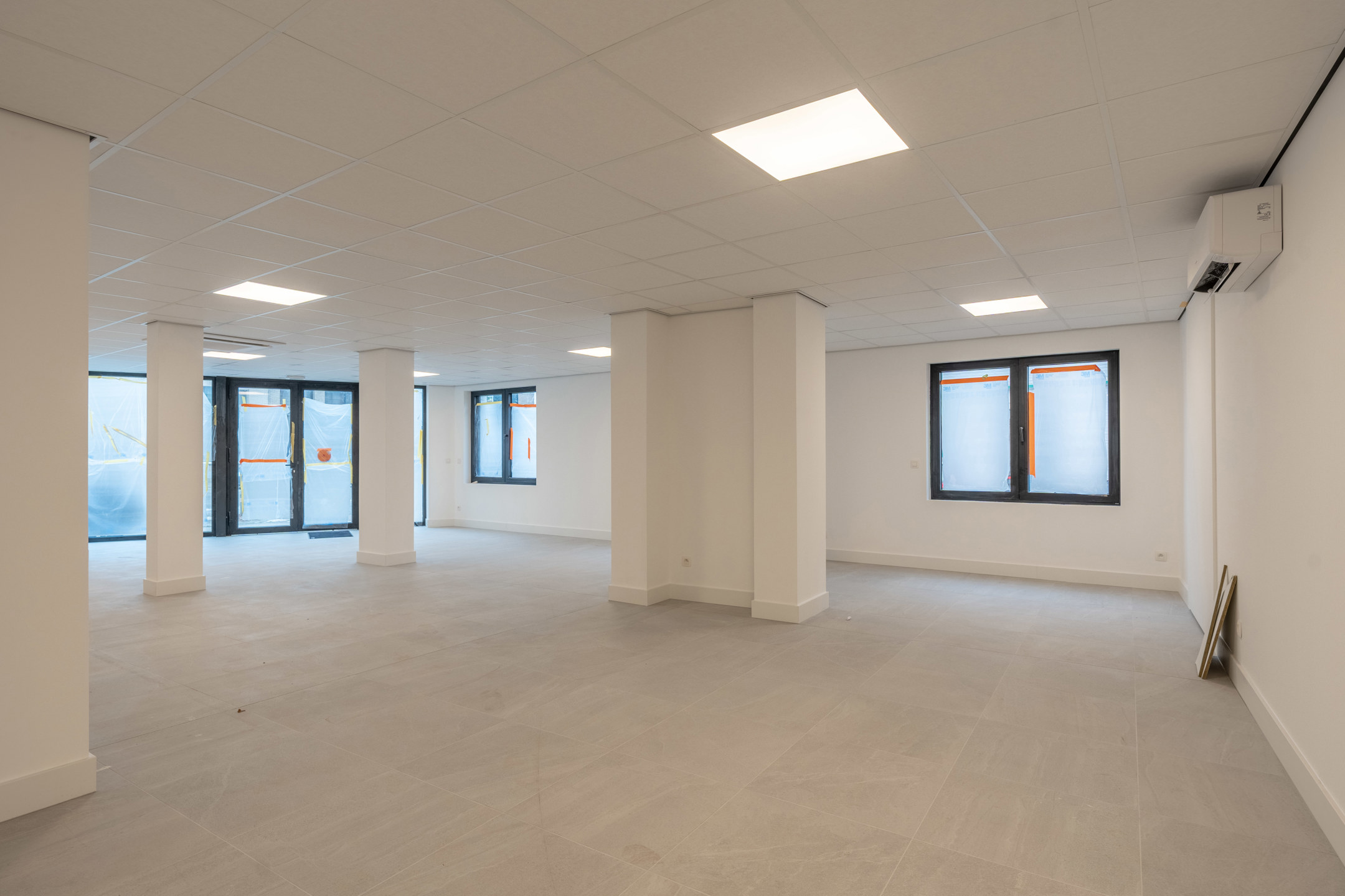 Handelspand met garage, gelegen op topligging te Vosselaar! - foto 4