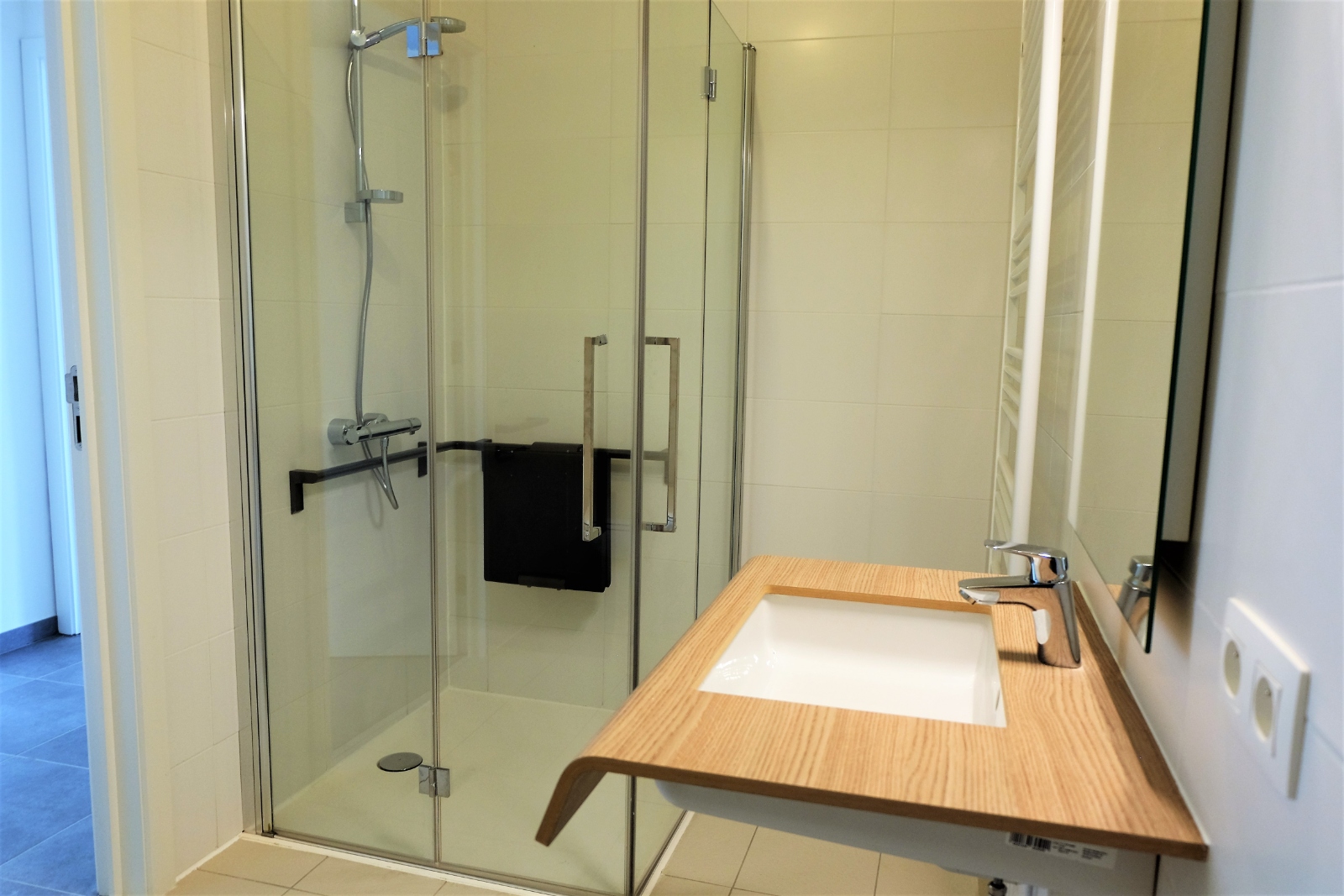 Prachtige assistentiewoning met een groot terras en zicht op de binnen tuin. - photo 5