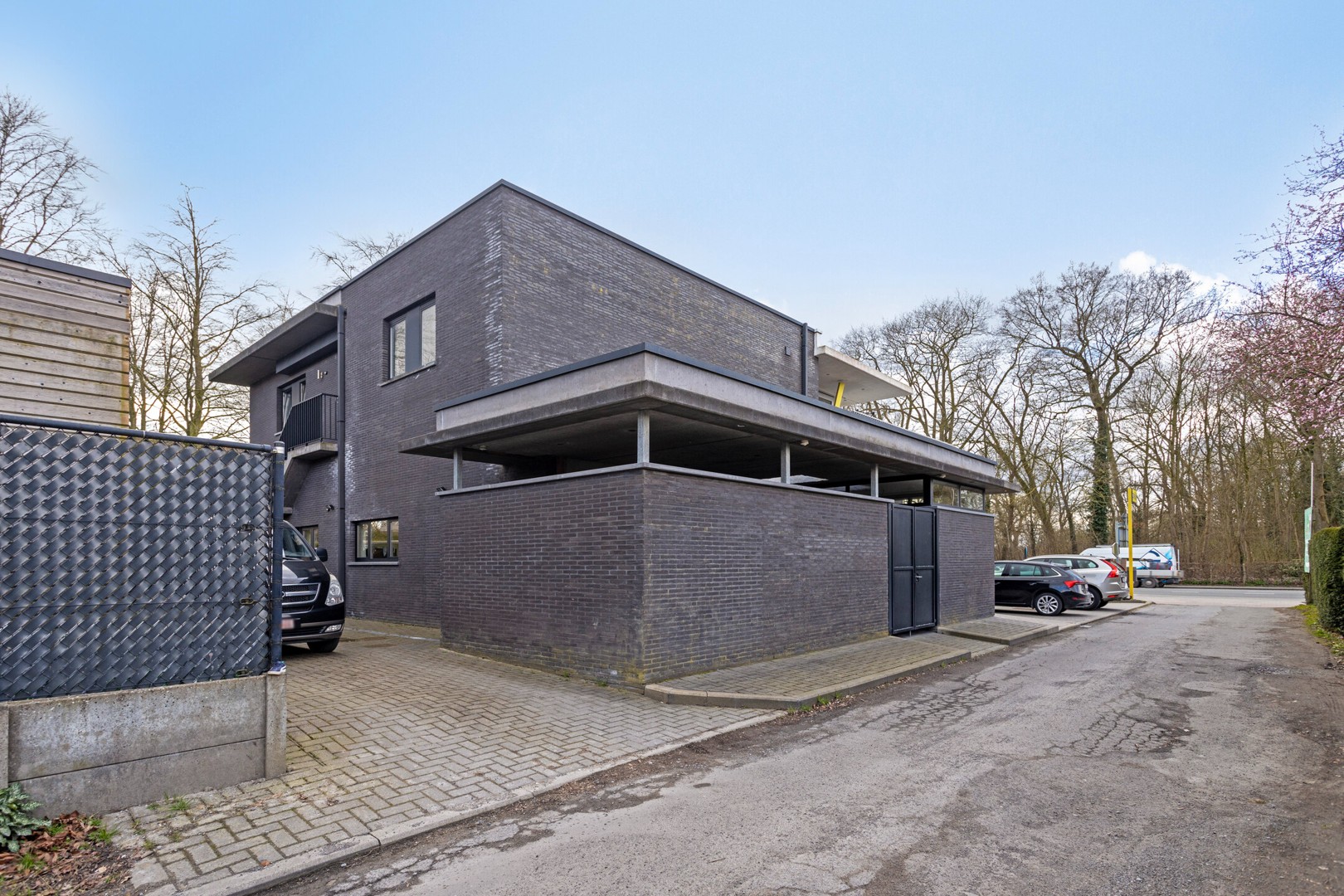 Handelspand met twee appartementen te Diksmuide - foto 1
