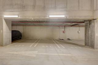 Deze ondergrondse staanplaats staat te huur in de Jef Nyslaan in Wilrijk, een zijstraat van de Krijgslaan, in het nieuwbouwproject Tuinen van...