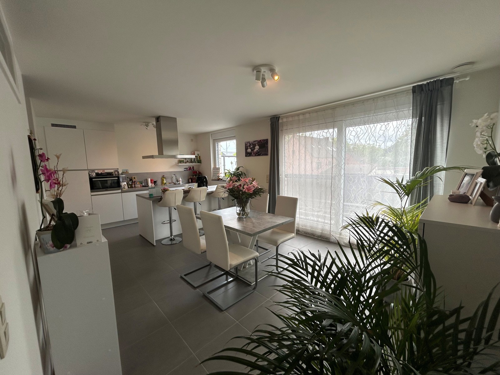 Duplex appartement met 3 slaapkamers, terras en parking - foto 3