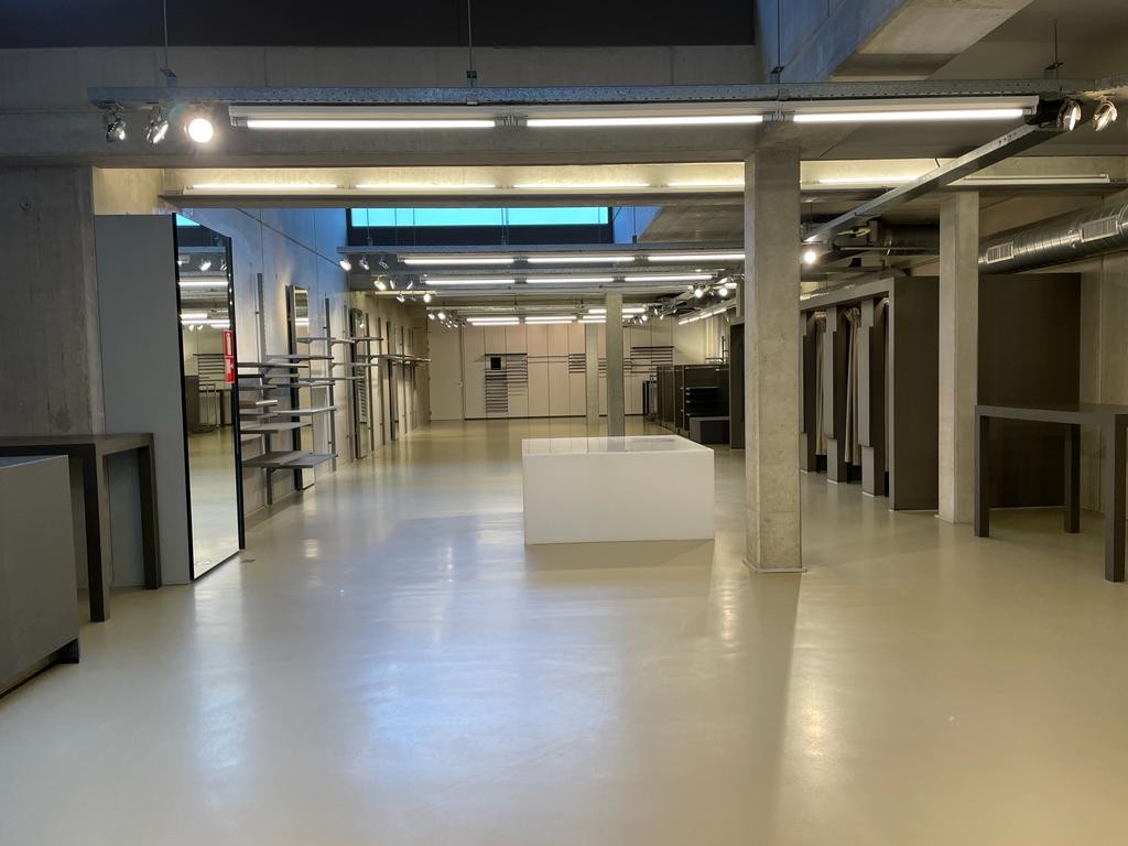 Nieuw : Handelspand (GLVL)  met achteraan gebouw privé parking - foto 3